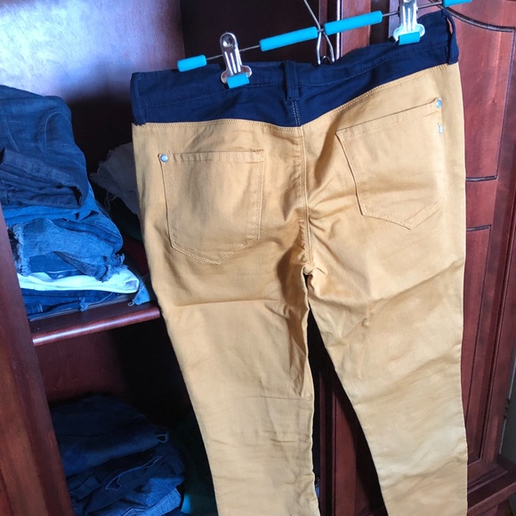 Jeans - Picture 2 of 4